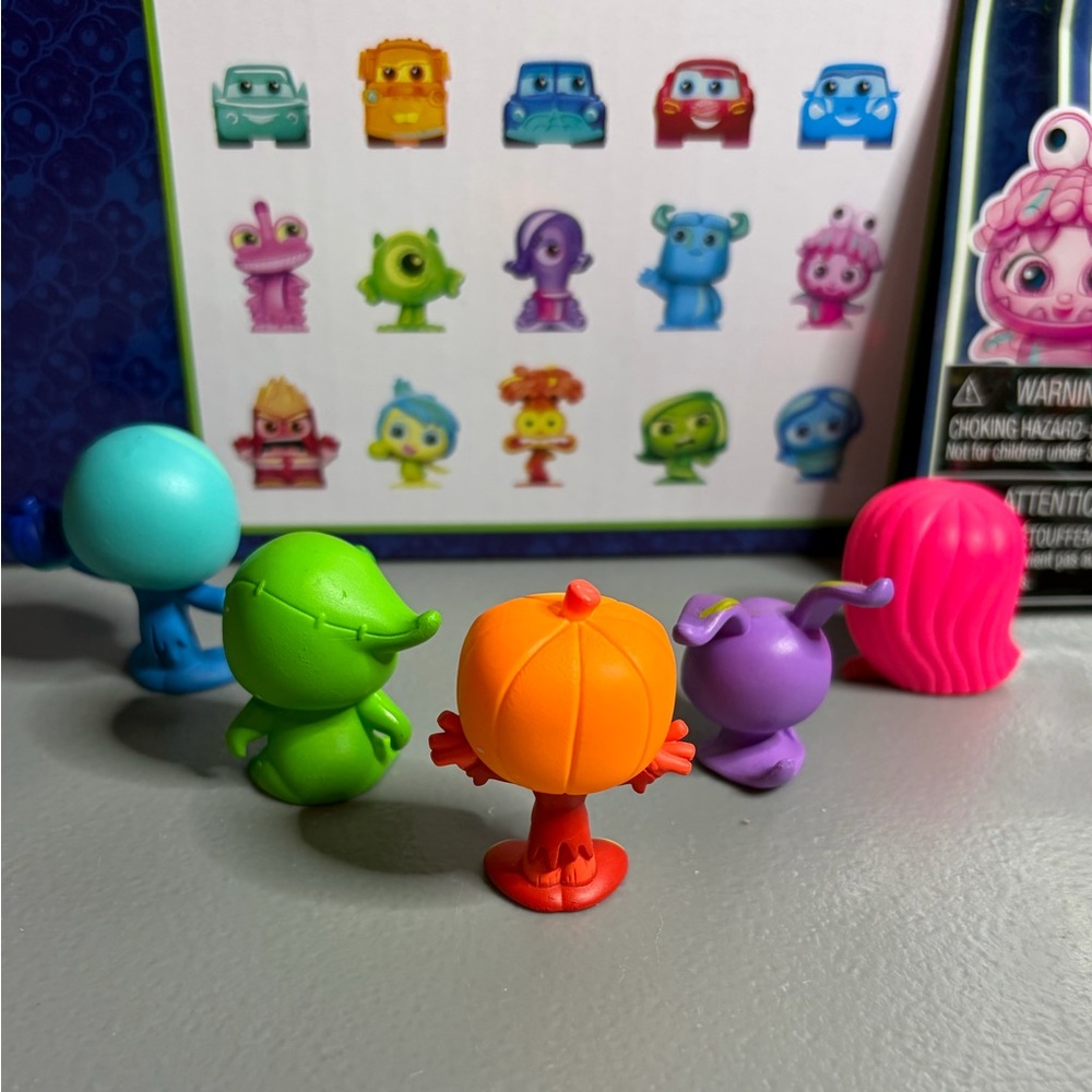 Disney Doorables Neon Pop Nightmare Before Christmas Set - Picture 3 of 4